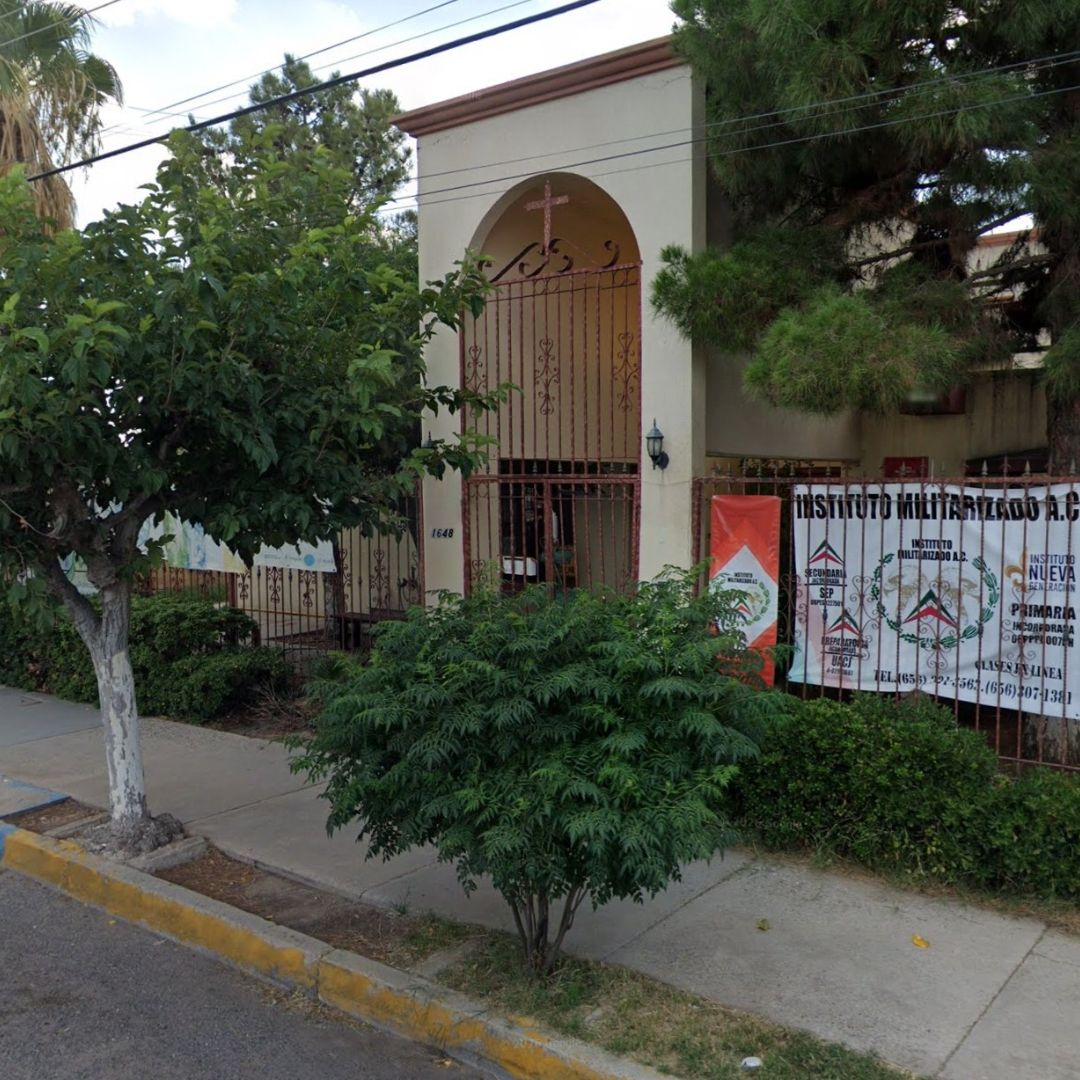 Desde la perspectiva de las autoridades educativas, dicho instituto no es considerado escuela militarizada